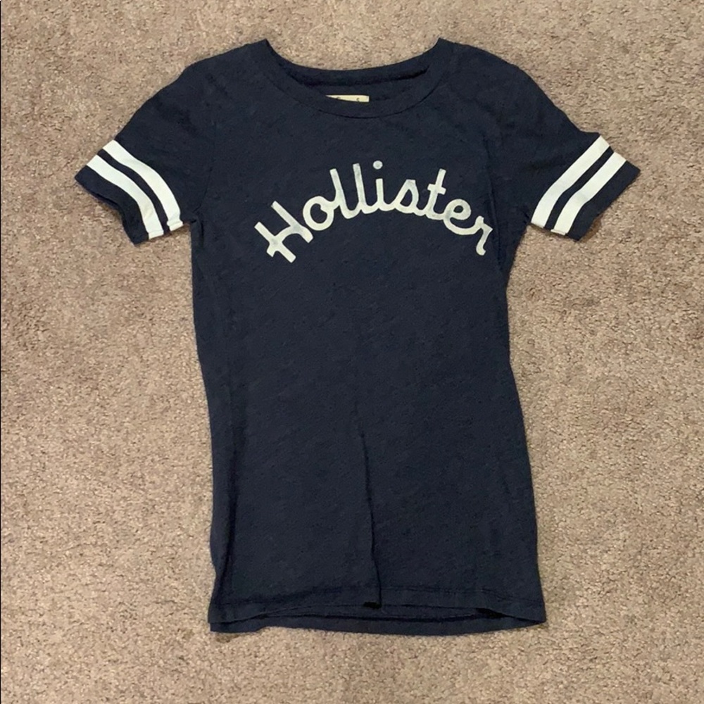 Hollister tee